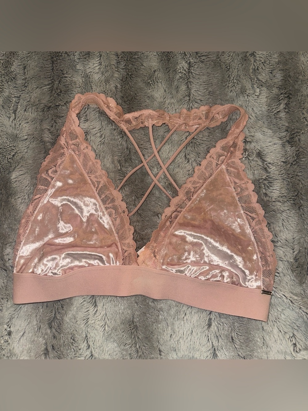 BRAND NEW W/O tag women’s medium ‘PINK’ velvet bralette with lace trim